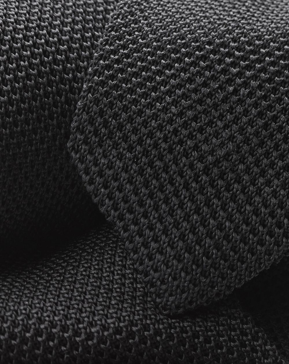 Black Charles Tyrwhitt Knitted Silk Slim Tie | MHBCSW-702