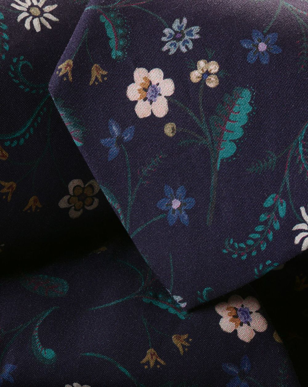 Navy Charles Tyrwhitt Made With Liberty Fabric Large Floral Print Cotton Tie | XDAJYG-962